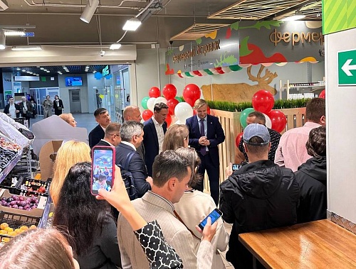 С грядки на полку: в Тюмени открылся первый «Фермерский островок»