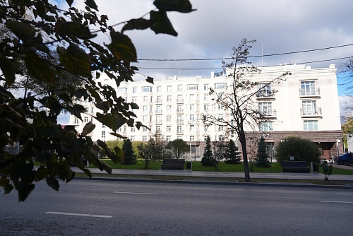 В границах улиц Комсомольской и Осипенко в Тюмени появятся новые парковочные места