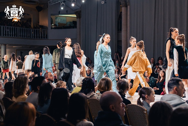 Тюменские дизайнеры разрабатывают эксклюзивную одежду для взрослых и детей