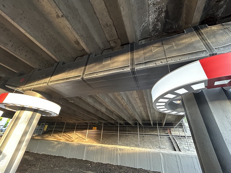 «Детство» под мостом: в Тюмени открыли памятное место имени Юрия Шатунова