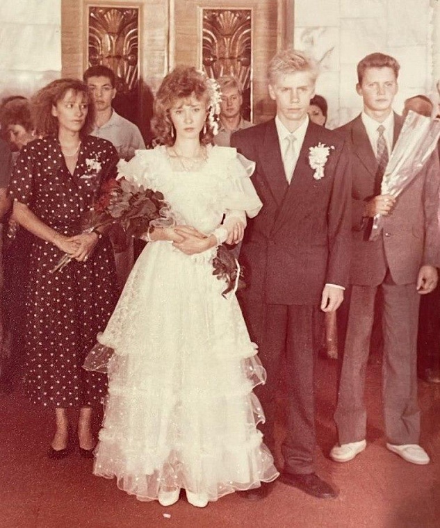 Семьи поделились фотографиями своих свадеб к Дню супругов