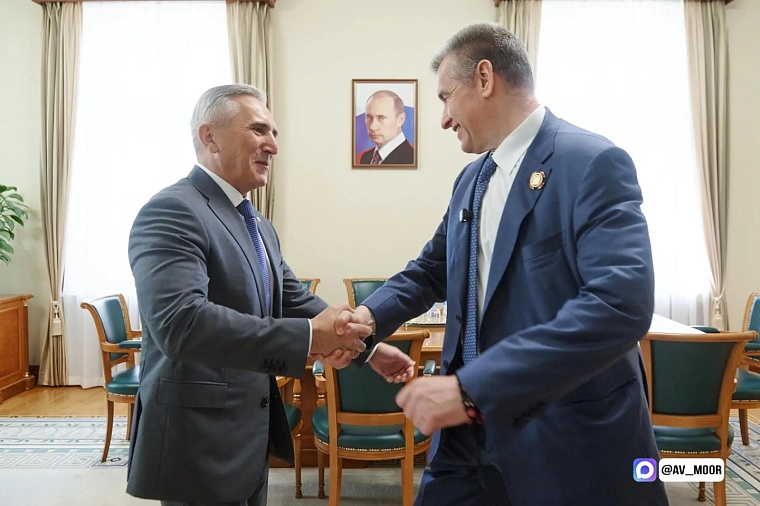 Александр Моор встретился с председателем ЛДПР Леонидом Слуцким