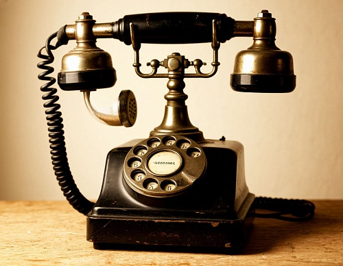Позвонив по старинному телефону, тюменцы узнают массу полезного