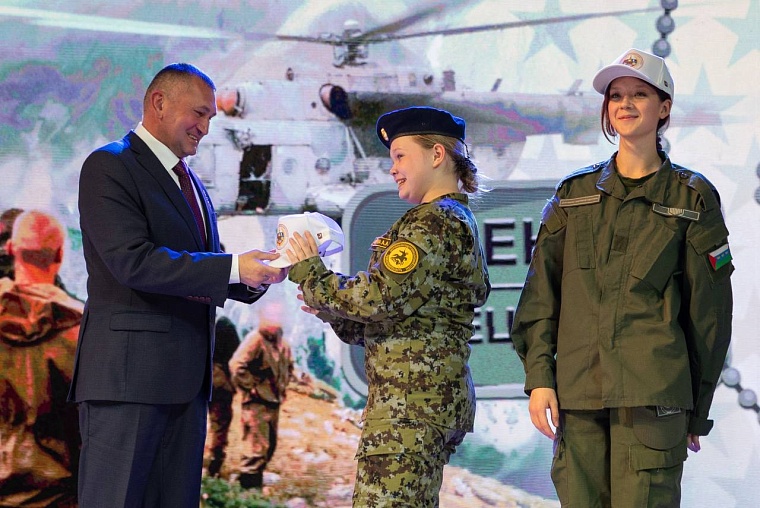 Молодежь Тюменской области встретилась с Героем РФ Сергеем Уженцевым