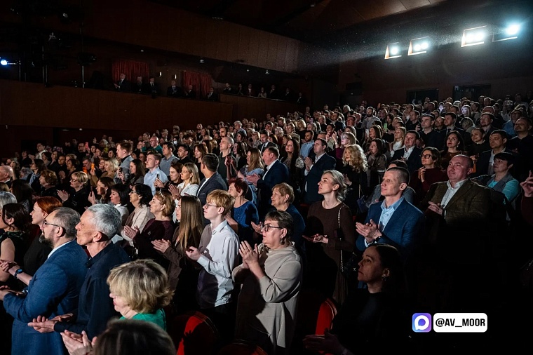 Александр Моор о спектакле «Русский крест»: Просто, местами бесхитростно, но с глубоким смыслом