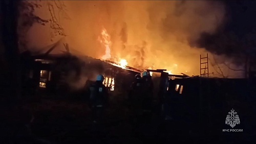 В Тюмени во время пожара в частном доме на Уральской погибли два человека