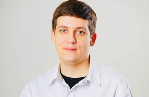 Тюменский врач проводит УЗИ сердца с научной точки зрения