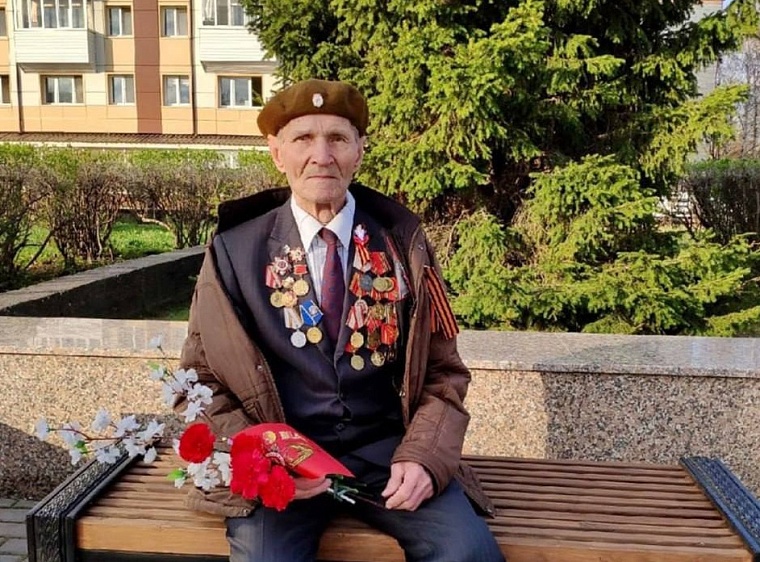 Александр Моор поздравил тобольского ветерана с 99-летием