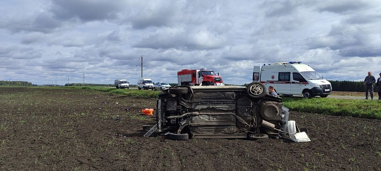 В Голышмановском округе «Тойота» съехала с дороги, водитель погиб