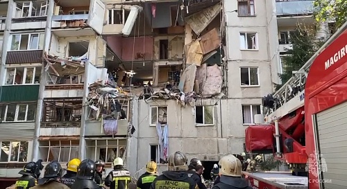 Трое спасателей попали под завалы при повторном обрушении дома в Балашихе