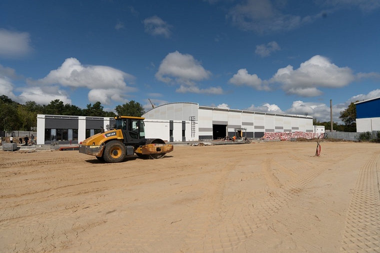 Председатель гордумы Светлана Иванова оценила ход строительства катка на Судоремонтной