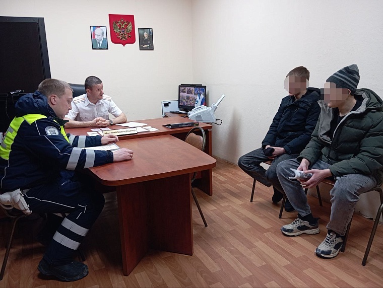 У молодых дрифтеров из Тобольска насчитали 25 нарушений ПДД на двоих
