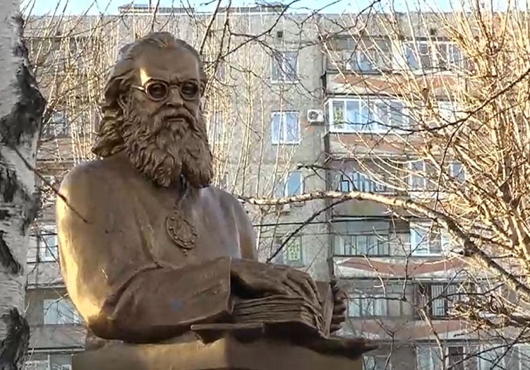 Павел Астахов в Тюмени открыл памятник хирургу и святому