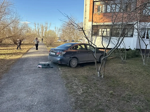 На Щербакова в Тюмени пенсионер на «Ниссане» насмерть сбил пожилую женщину