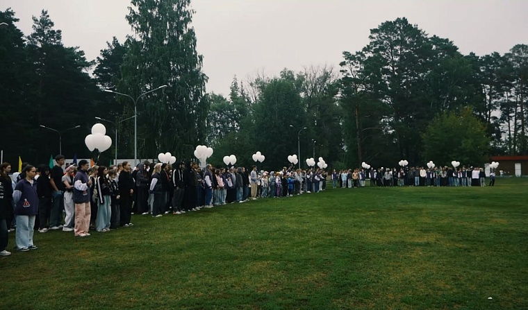 Юные тюменцы почтили память своих сверстников, погибших на Донбассе