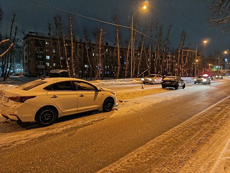 На дорогах Тюмени травмированы дети, виновником одного из инцидентов стал водитель без прав