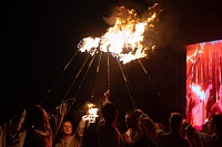 Огненное представление тюменского театра "Гелиос" вызвало восторг у жителей Нижневартовска