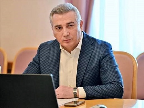 Эдуард Омаров официально приступил к обязанностям депутата облдумы восьмого созыва