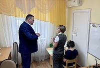 Глава Минтруда Антон Котяков осмотрел тюменские реабилитационные центры «Родник» и «Пышма»