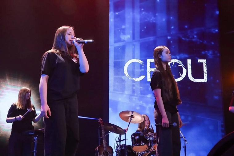 Артисты в Тюмени провели трогательный концерт для жен и матерей бойцов СВО