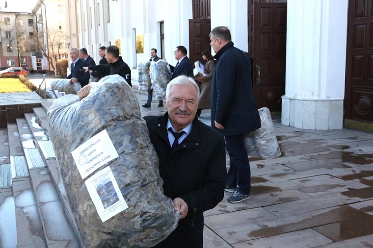 Депутаты и волонтеры облдумы отправили на СВО очередной гуманитарный груз