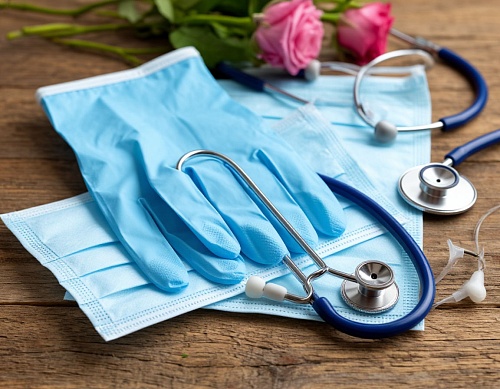 Тюменские гинекологи провели высокотехнологичную операцию для решения деликатной проблемы пожилой пациентки