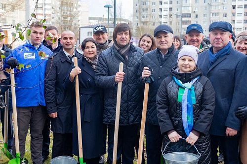 Депутаты городской думы приняли участие в открытии нового тюменского сквера