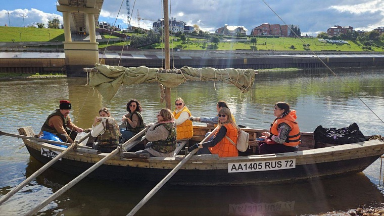 В Тюмени завершил навигацию созданный по историческим чертежам дощаник «Пескарь»