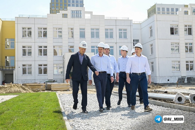 Губернатор Александр Моор сообщил о ходе строительства в Тюмени социальных объектов
