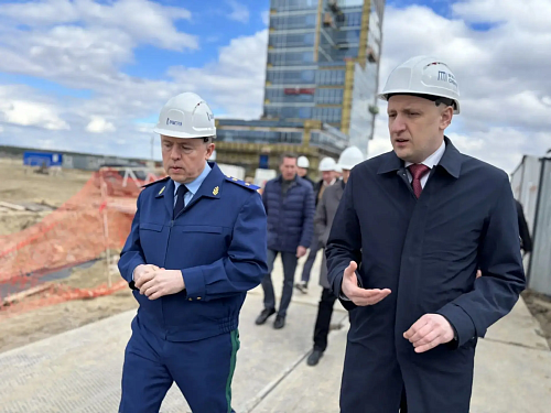 Прокурор Тюменской области проинспектировал строительство кампуса в Тюмени