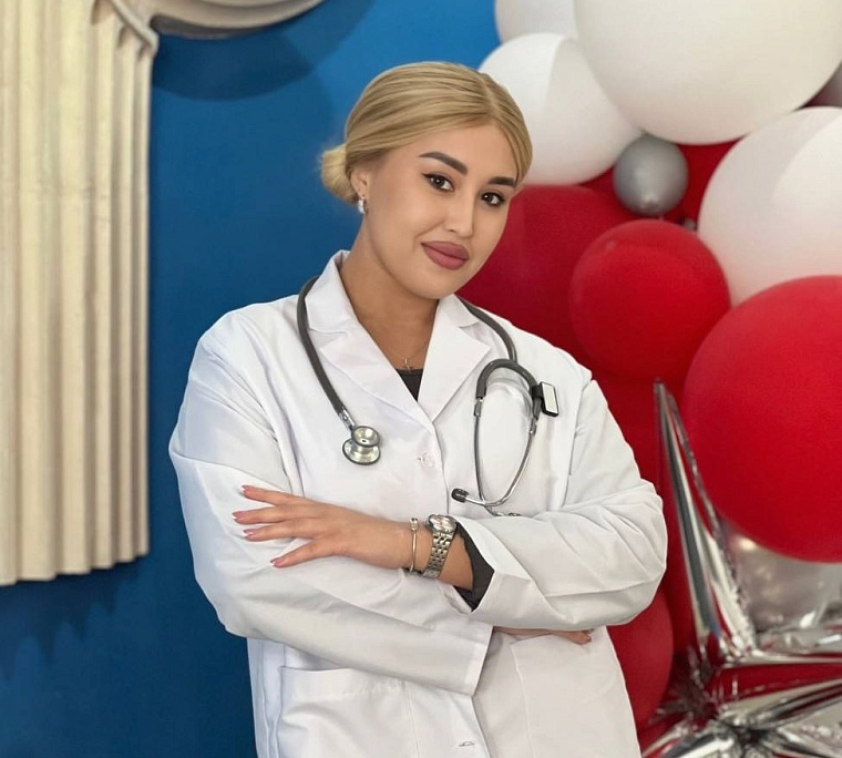 В Международный день педиатрии в тюменском депздраве рассказали историю молодого врача из Нижней Тавды