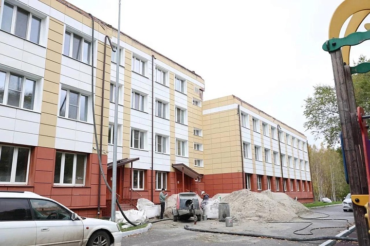 Крыша станет плоской: глава Тюмени рассказал о ремонте в пострадавшей от пожара школе №65