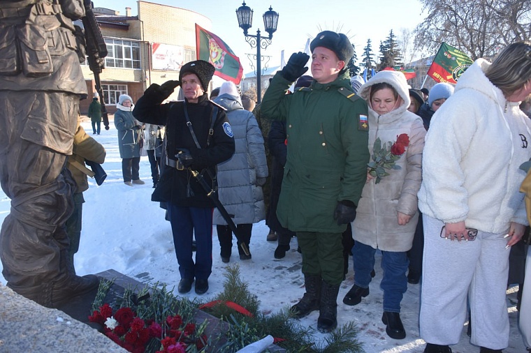 В Бердюжье торжественно открыли мемориал памяти героев-защитников Отечества
