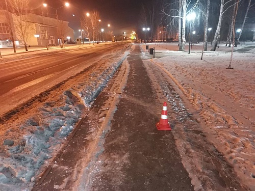 Тоболяк наехал на маму с коляской и пытался убедить ее не вызывать скорую и полицию