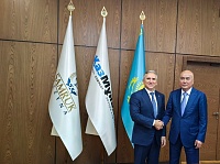 Александр Моор в Казахстане провел переговоры о сотрудничестве в экономике и нефтяной отрасли