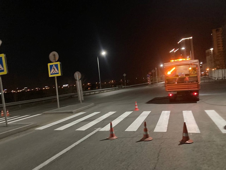 Перед праздничными мероприятиями в Тюмени нанесут более 50 км дорожной разметки