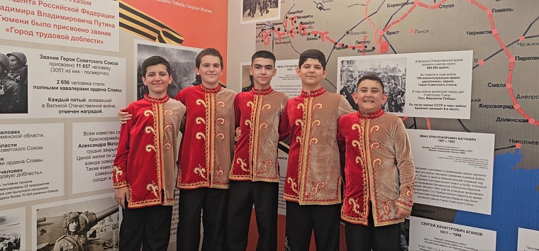 Подвиг советского солдата и героев СВО - в центре каждой экспозиции фестиваля национальных культур в Тюмени