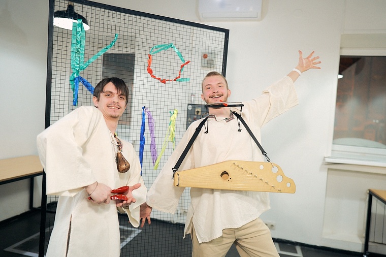 «Космос» объединяет поколения: творческие сообщества Тюмени оживляют народные традиции