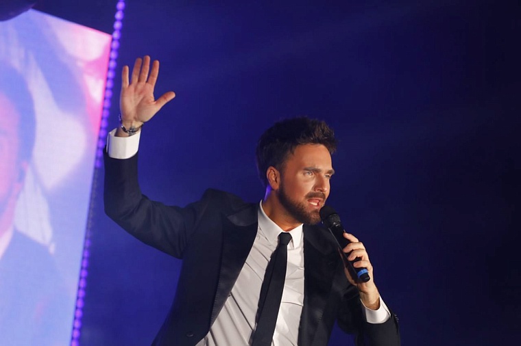 Концерт Александра Панайотова и праздничный салют: яркий финал Дня города Тюмени