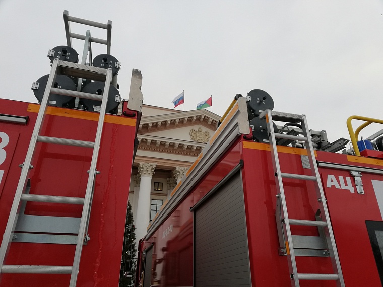 Александр Моор: С 6 апреля устанавливаем в Тюменской области пожароопасный сезон