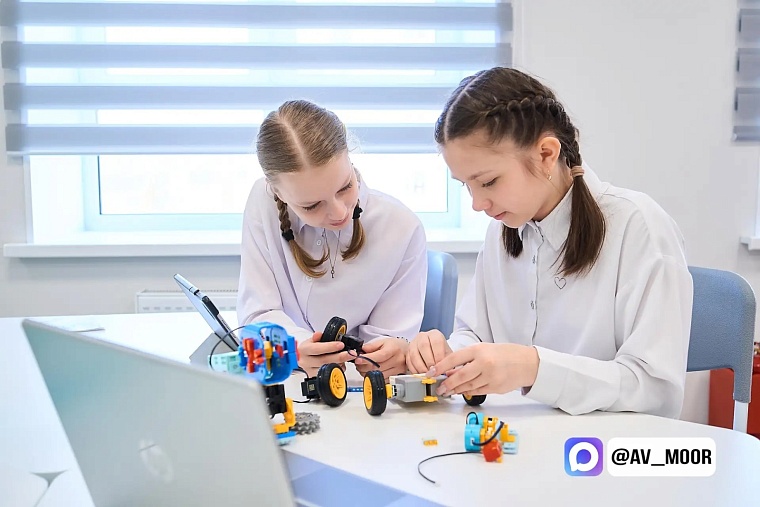 Александр Моор: Более 1 000 ребят пойдут в новую школу в селе Мальково Тюменского округа