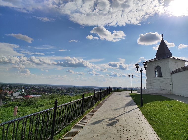 Афиша на 12 и 13 июля: море музыки, театральный вайб и крапива!