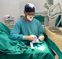 Тюменские хирурги провели уникальную операцию, восстановив пациенту руку