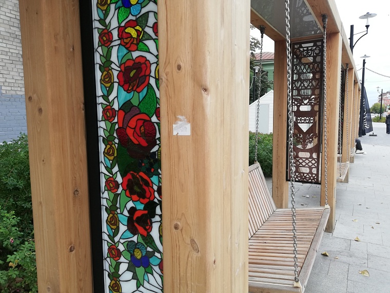 На улице Дзержинского в Тюмени обозначили места, где можно петь