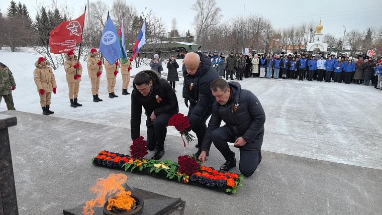 В Ялуторовске зажгли Вечный огонь