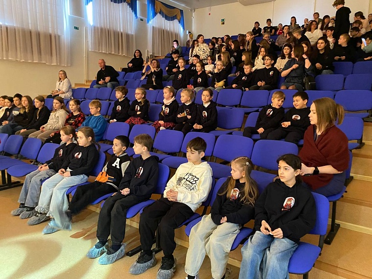 Добро без границ: еврогимназисты подарили тепло детям-инвалидам