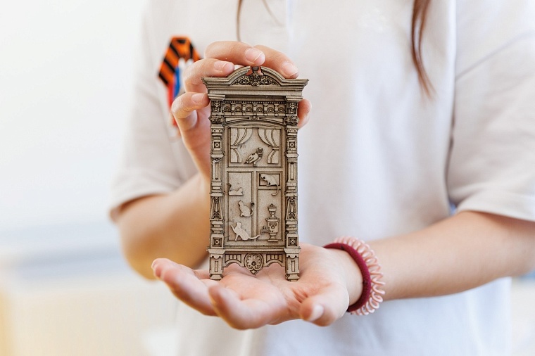 Тюменские школьники научатся читать «код города» по резным наличникам