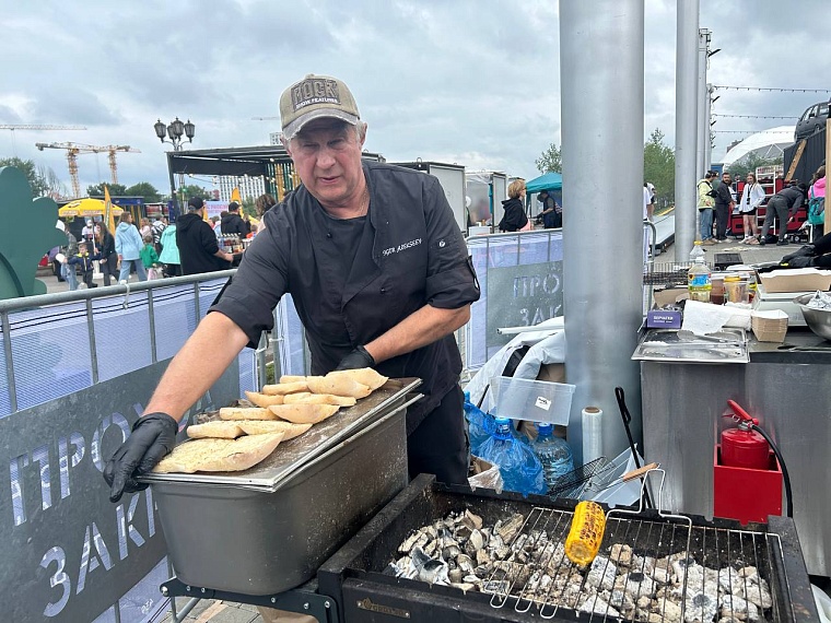 Устрицы, шашлыки и выпечка: как проходит гастрофестиваль в Тюмени