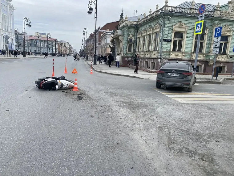 Первое в этом году ДТП с участием мопеда произошло в центре Тюмени