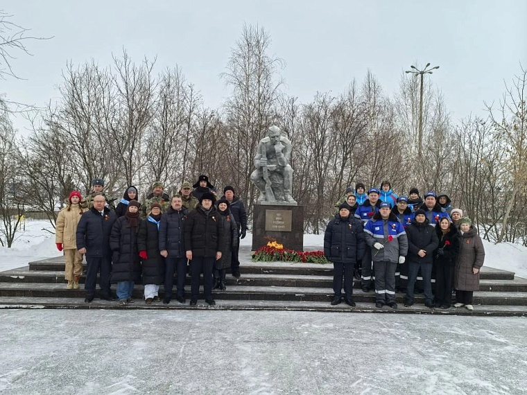 В Ялуторовске зажгли Вечный огонь